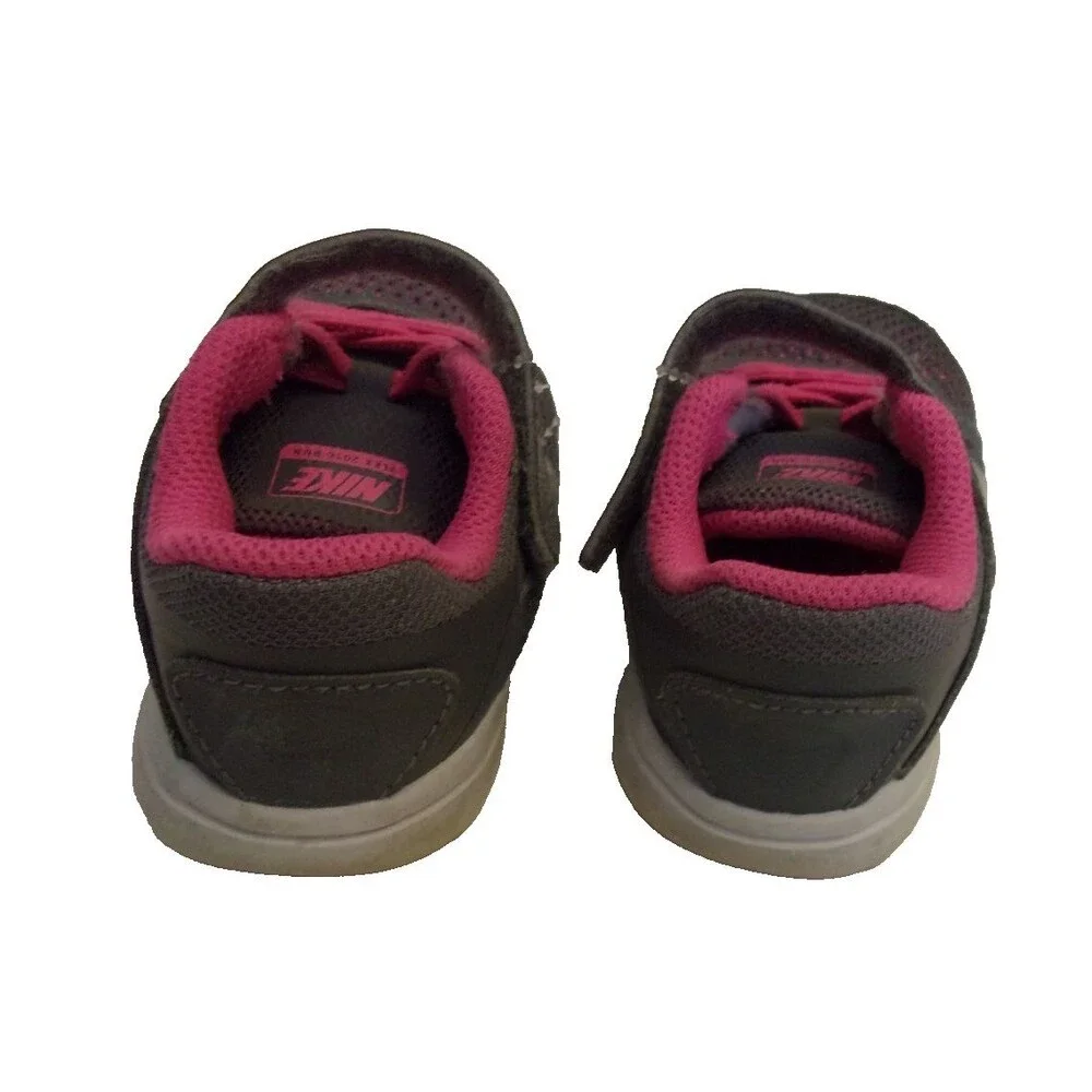 Nike  Girls Size 5C 5  Toddler Child Pink Gray Sneakers Swoosh Logo